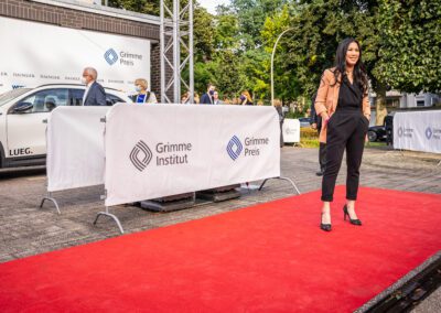 57. Grimme-Preis 2021 Preisträgerin Mai Thi Nguyen-Kim auf rotem Teppich