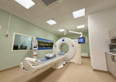 CT-Behandlungsraum der Privatpraxis Dr. med. Ashoori – Radiologie am Stadtgarten